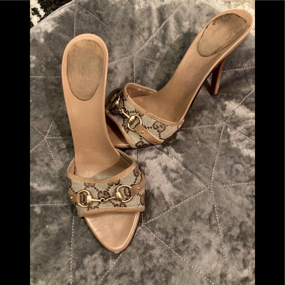 Gucci classic monogram kitten heels as 6.5